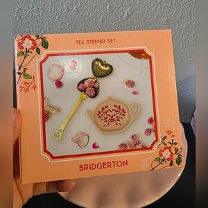 Bridgerton Gold Heart Tea Infuser with Cream Teapot Dish
